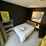 Mini Studio With Private Patio And Free Parking