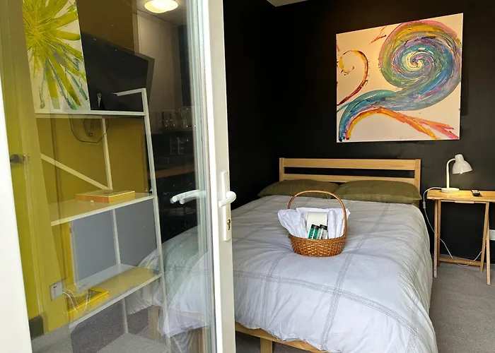 Mini Studio With Private Patio And Free Parking